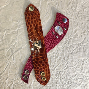 Caramel checkered cuff in glazed alligator