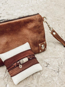Lafitte wristlet handbag